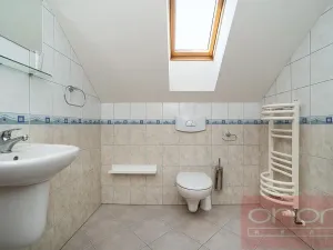 Pronájem rodinného domu, Praha - Řeporyje, Draženovská, 250 m2