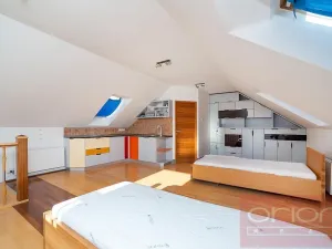 Pronájem rodinného domu, Praha - Řeporyje, Draženovská, 250 m2