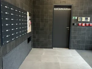 Pronájem bytu 3+kk, Praha, Návarovská, 83 m2