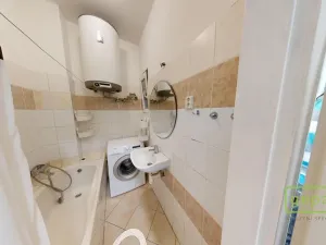 Pronájem bytu 2+1, Praha, V háji, 49 m2