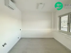 Pronájem skladu, Hořovice, 600 m2