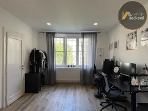 Pronájem bytu 2+kk, Praha - Vinohrady, Šrobárova, 49 m2