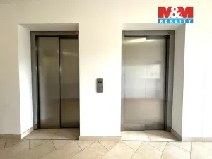 Pronájem bytu 1+kk, Praha - Hloubětín, Nademlejnská, 37 m2