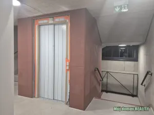 Pronájem bytu 3+kk, Praha - Vysočany, Kolbenova, 66 m2