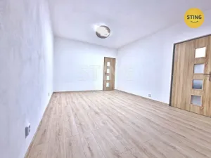 Pronájem bytu 2+1, Chvaletice, U Kulturního domu, 60 m2