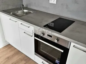 Pronájem bytu 1+kk, Praha - Hloubětín, Kolbenova, 30 m2