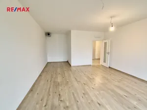 Prodej bytu 2+kk, Praha - Dolní Počernice, Černodolská, 66 m2