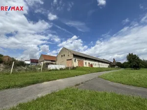 Pronájem výrobních prostor, Věžky, 2322 m2