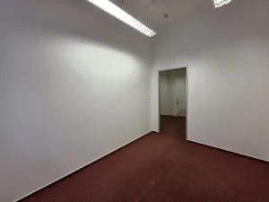 Pronájem kanceláře, Plzeň, náměstí Republiky, 60 m2