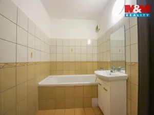 Prodej bytu 2+1, Děčín - Děčín V-Rozbělesy, Závodní, 43 m2