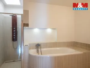 Prodej rodinného domu, Mokrovraty, 375 m2