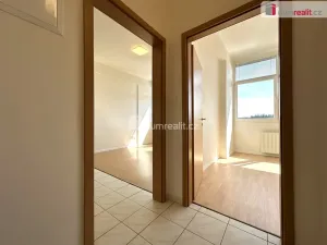 Pronájem bytu 2+kk, Zruč nad Sázavou, náměstí Míru, 35 m2