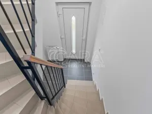 Prodej bytu 3+kk, Holubice - Kozinec, Javorová, 83 m2