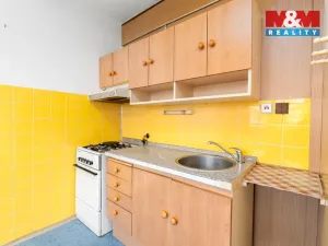 Prodej bytu 1+1, Krupka - Maršov, Karla Čapka, 35 m2