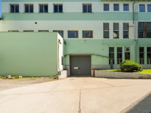 Pronájem výrobních prostor, Hostinné, 6000 m2