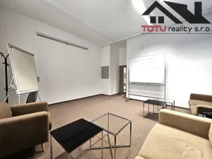 Pronájem obchodního prostoru, Chrudim, Palackého třída, 155 m2