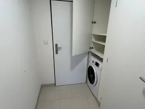Pronájem bytu 1+kk, Praha - Vysočany, Poděbradská, 2 m2