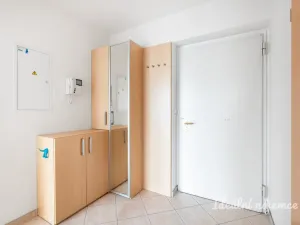Pronájem bytu 2+kk, Praha - Libeň, Podvinný mlýn, 52 m2