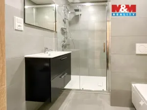 Pronájem bytu 2+kk, Praha - Kobylisy, Famfulíkova, 44 m2