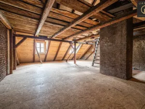 Prodej rodinného domu, Jáchymov, náměstí Republiky, 220 m2