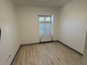 Pronájem bytu 2+1, Krnov - Pod Cvilínem, Čsl. armády, 50 m2