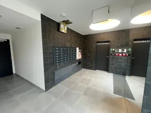 Pronájem bytu 2+kk, Praha - Prosek, Čakovická, 43 m2