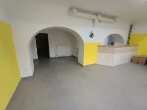 Pronájem obchodního prostoru, Nepomuk, náměstí Augustina Němejce, 130 m2