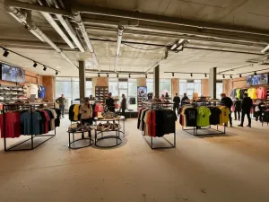 Pronájem obchodního prostoru, Hradec Králové, Kollárova, 3447 m2