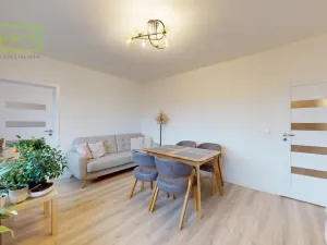 Prodej bytu 4+1, Teplice - Trnovany, Maršovská, 77 m2