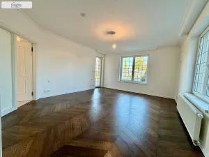 Pronájem rodinného domu, Jesenice - Zdiměřice, Skřivanová, 345 m2