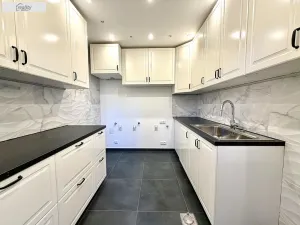 Pronájem rodinného domu, Jesenice - Zdiměřice, Skřivanová, 345 m2