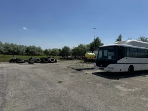 Pronájem komerčního pozemku, Holubice, 700 m2