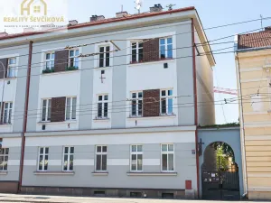 Prodej bytu 2+1, Hradec Králové, Pospíšilova, 69 m2