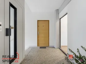 Prodej bytu 1+1, Hradec Králové - Nový Hradec Králové, Pod Zámečkem, 32 m2