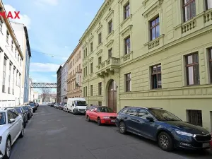 Pronájem bytu 1+1, Praha - Smíchov, Pivovarská, 56 m2