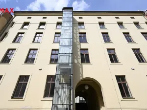 Pronájem bytu 1+1, Praha - Smíchov, Pivovarská, 56 m2