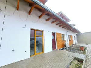 Prodej bytu 4+kk, Stochov, náměstí u dubu, 96 m2