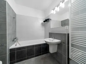 Prodej bytu 2+kk, Praha - Kyje, Farkašova, 48 m2