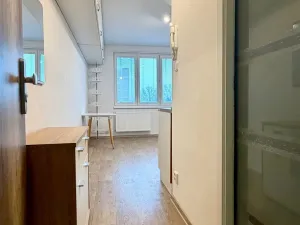 Pronájem bytu 2+kk, Cheb, Lomená, 35 m2