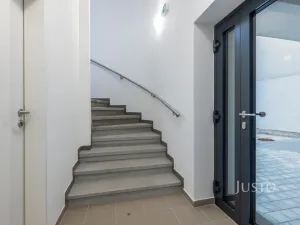 Pronájem obchodního prostoru, Staré Město, Hradišťská, 42 m2