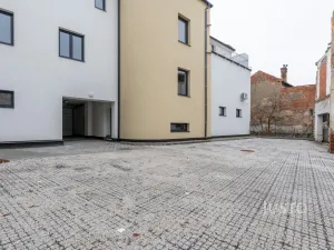 Pronájem obchodního prostoru, Staré Město, Hradišťská, 42 m2