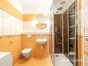 Pronájem bytu 4+kk, Praha - Satalice, Kemrova, 141 m2