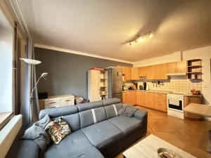 Pronájem bytu 2+kk, Pardubice - Zelené Předměstí, Železničního pluku, 47 m2