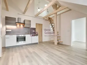 Pronájem bytu 2+kk, Jindřichův Hradec, 49 m2