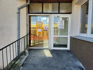 Pronájem obchodního prostoru, Neratovice, Kojetická, 11 m2