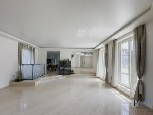 Pronájem vily, Babice, Starobabická, 728 m2