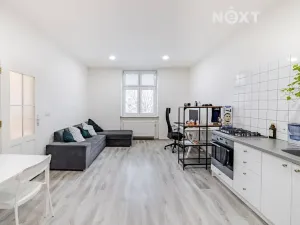 Pronájem bytu 2+kk, Praha - Nusle, Lounských, 38 m2