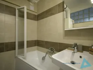 Prodej bytu 2+1, Nová Paka, Achátová, 64 m2