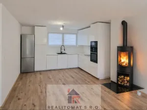 Pronájem rodinného domu, Chrášťany, 108 m2