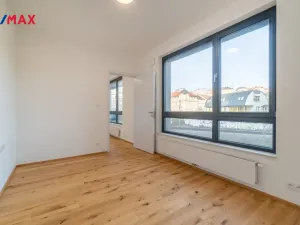 Pronájem bytu 2+kk, Praha - Nusle, Mužíkova, 43 m2